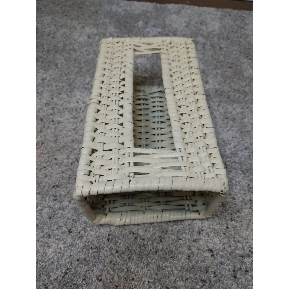 Vtg Wicker Rattan White Tissue Box Holder Shabby Chic Country Cottage Costal